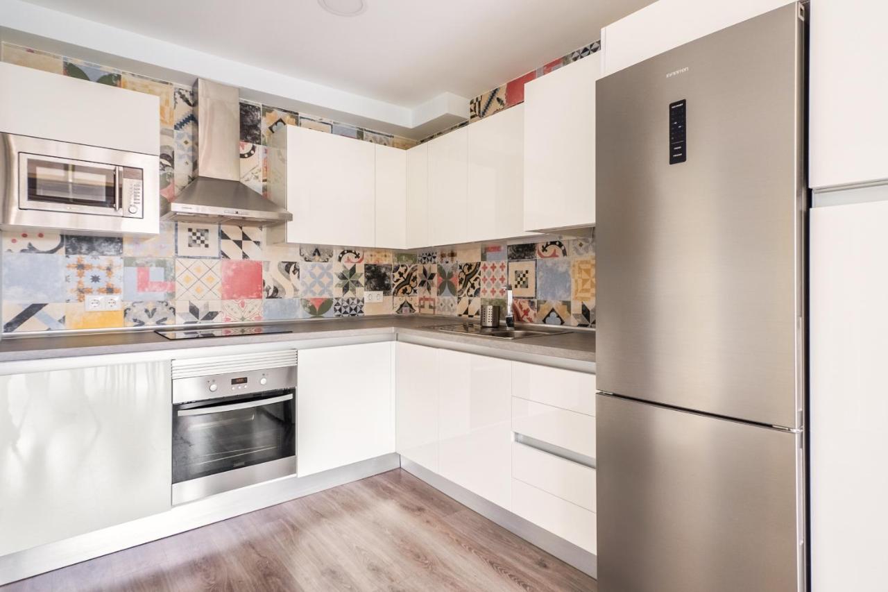 El Ventero Apartment - Elegante Apt Para 5 Con Terraza, Wi-Fi Y Aparcamiento En La Calle Camarma de Esteruelas Eksteriør bilde