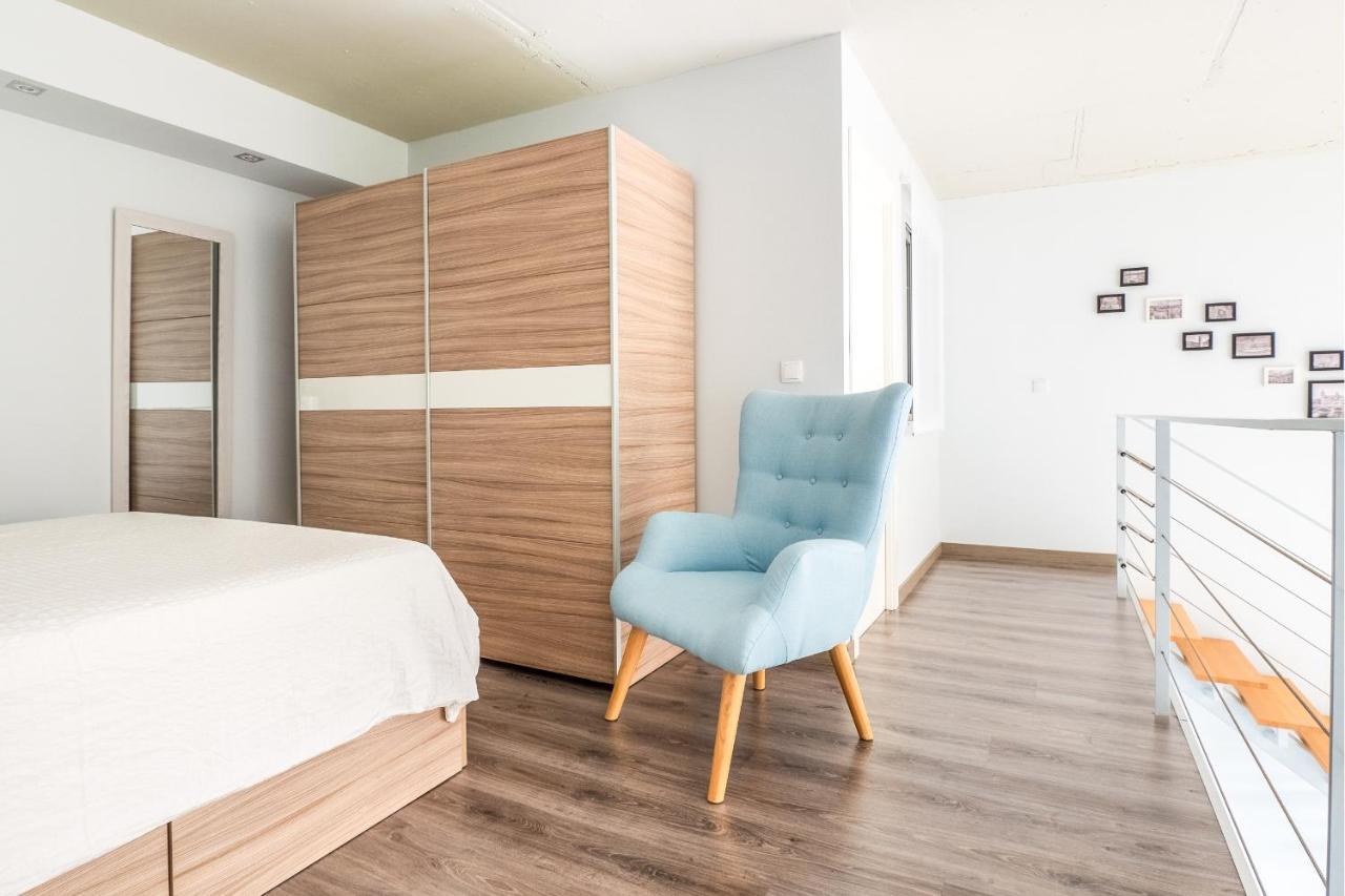El Ventero Apartment - Elegante Apt Para 5 Con Terraza, Wi-Fi Y Aparcamiento En La Calle Camarma de Esteruelas Eksteriør bilde