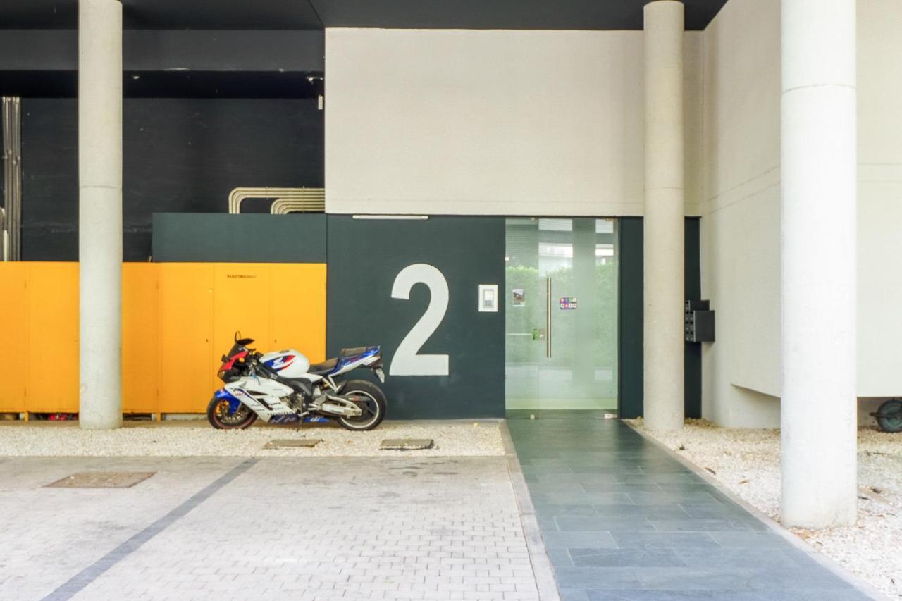 El Ventero Apartment - Elegante Apt Para 5 Con Terraza, Wi-Fi Y Aparcamiento En La Calle Camarma de Esteruelas Eksteriør bilde
