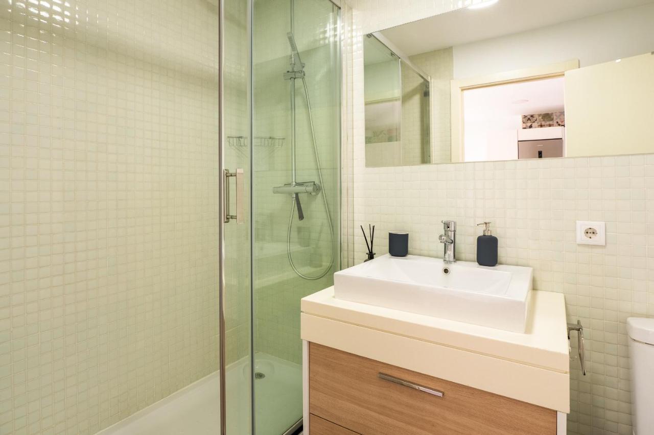 El Ventero Apartment - Elegante Apt Para 5 Con Terraza, Wi-Fi Y Aparcamiento En La Calle Camarma de Esteruelas Eksteriør bilde